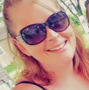 Meet your Posher, Milissa